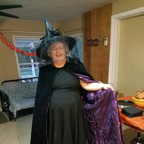 Meet your Posher, Carla - Picture 1 of 1